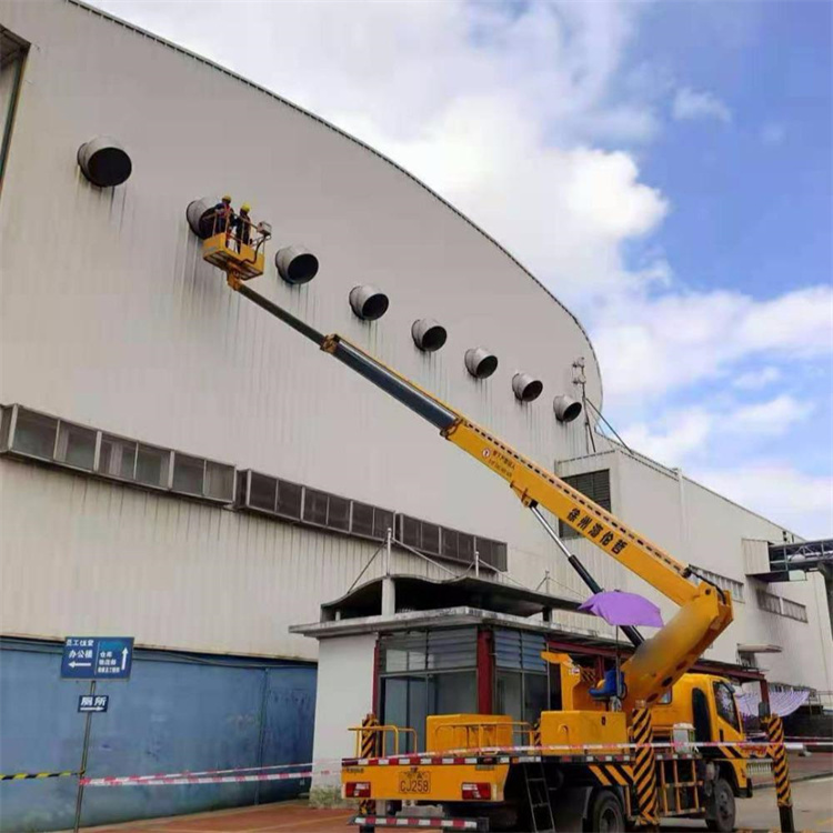 罗甸高空作业车出租服务：专业广告牌安装解决方案