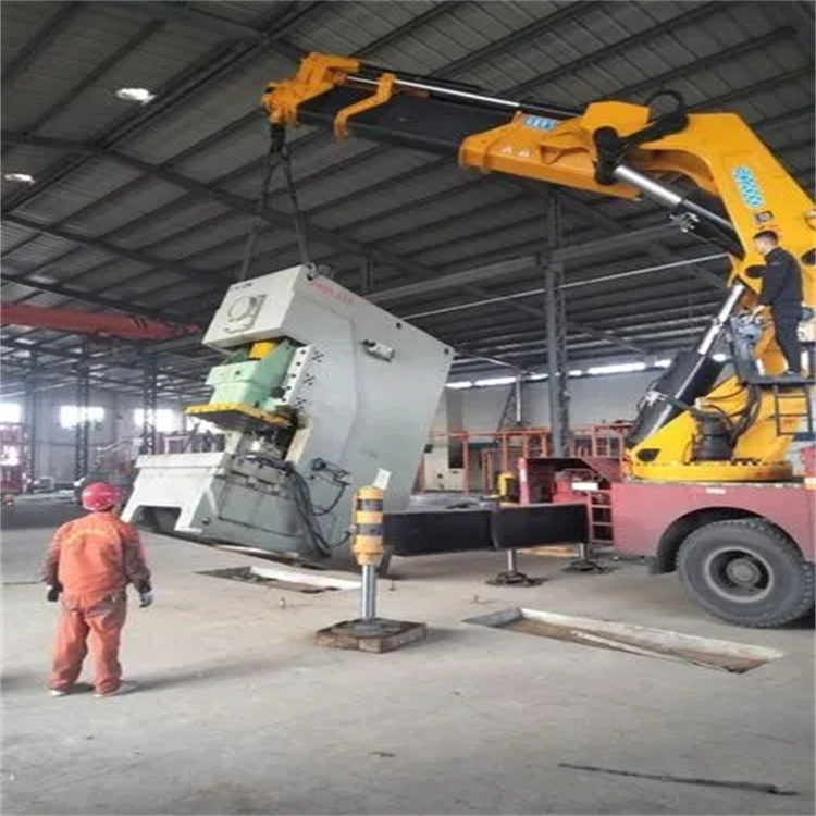 罗甸80吨折臂吊车出租附近电话